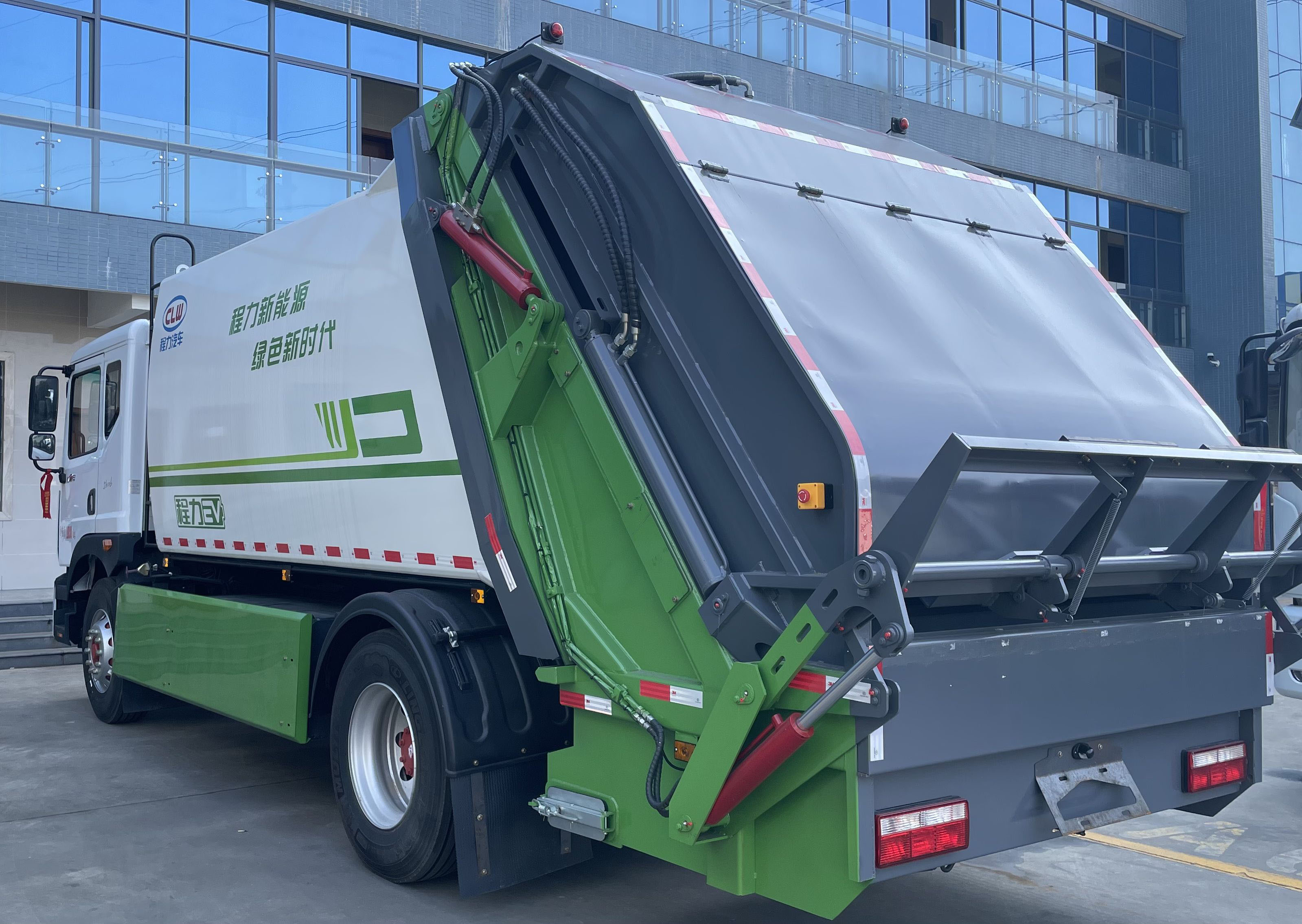 東風凱普特12方純電動壓縮垃圾運輸車圖片4