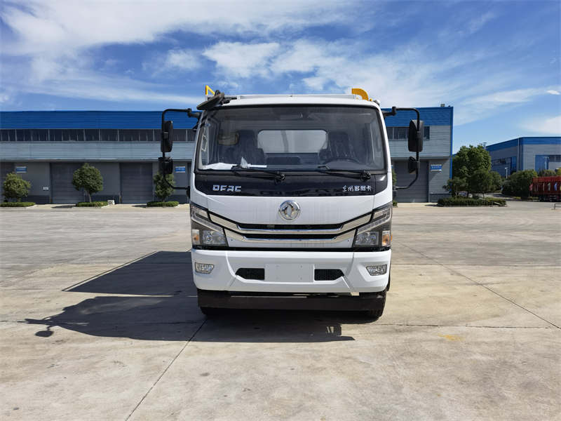 東風(fēng)大多利卡水泥凈漿灑布車圖片2