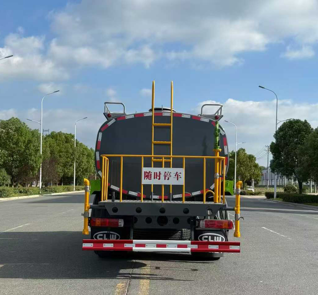 新型優(yōu)質(zhì)歐曼10m3綠化灑水車抑塵噴霧車城市道路抑塵消毒車圖片5